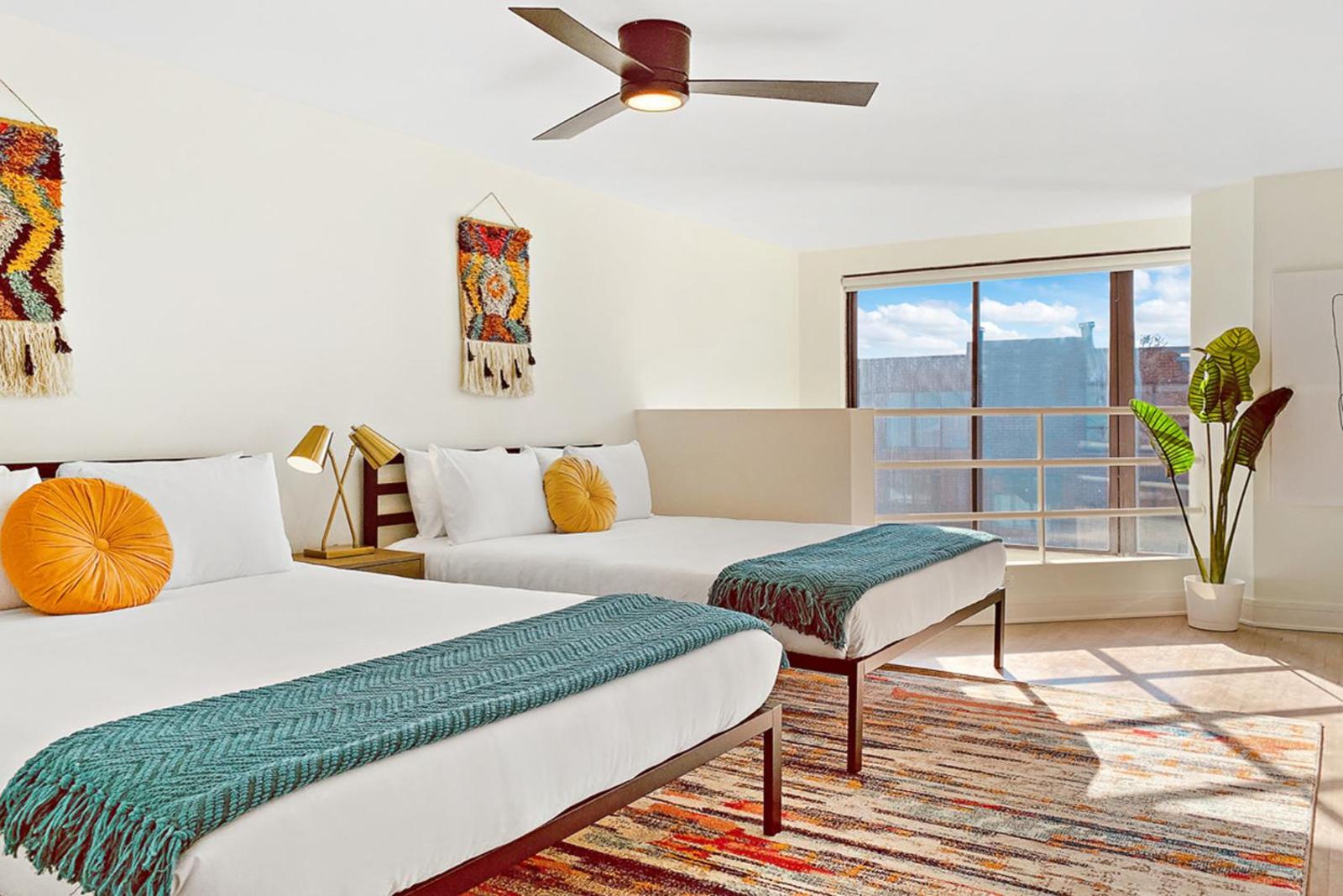 Charming 1BR Loft with Free Parking Wrigley G5 Main image 2